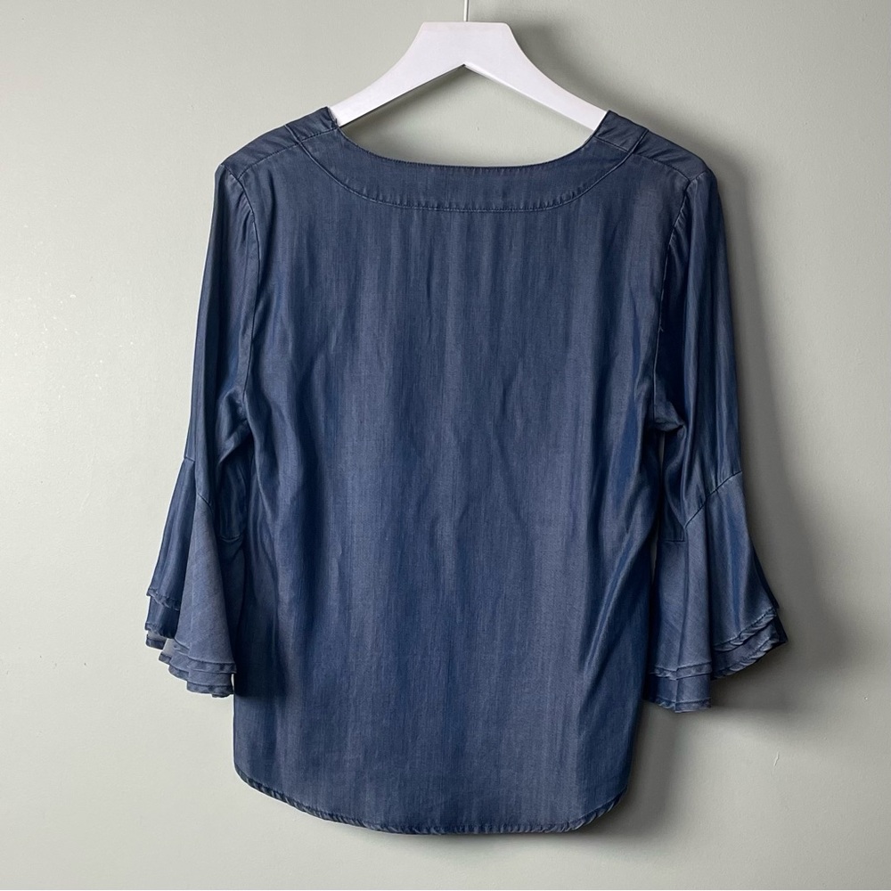 WHBM Denim Quarter Bell Sleeve V-Neck Blouse / Size 8 - Picture 2 of 7